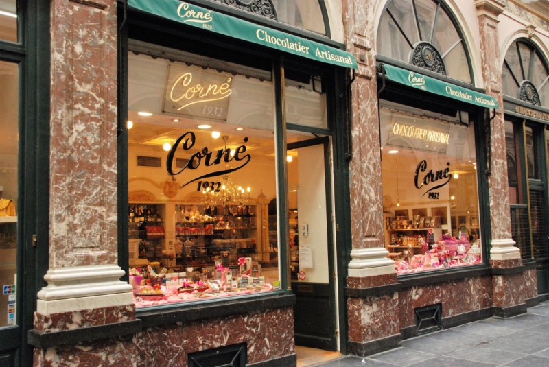 boulangerie-TOURTOUR-min_chocolate_chocolaterie_shop_luxury_chic_gallery_brussels_belgium-558146